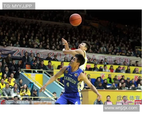 广东男篮与浙江稠州激战正酣谁能在这场对决中笑到最后